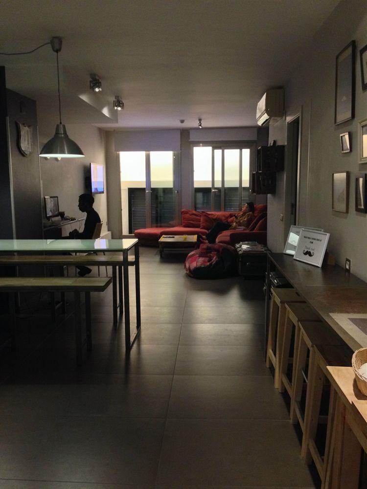 Don Moustache Boutique Hostel Barcelona Exterior photo