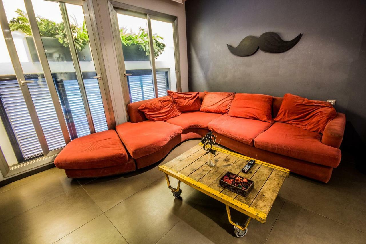 Don Moustache Boutique Hostel Barcelona Exterior photo